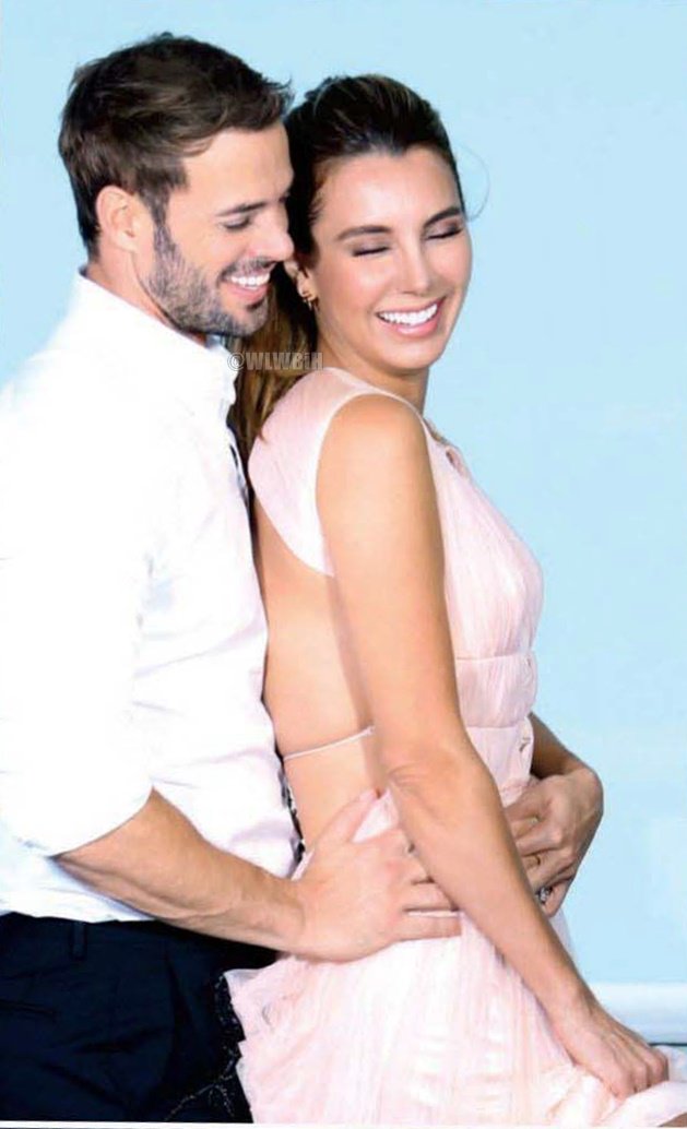 RubiconsCube's tweet photo. #cut #8 @willylevy29 &amp; @Elygutierrez19 in @usahola "Juntos contra viento i marea, posan felices con sus hijos" https://t.co/ueECek0Kn7 https://t.co/VYXfXlGmDR