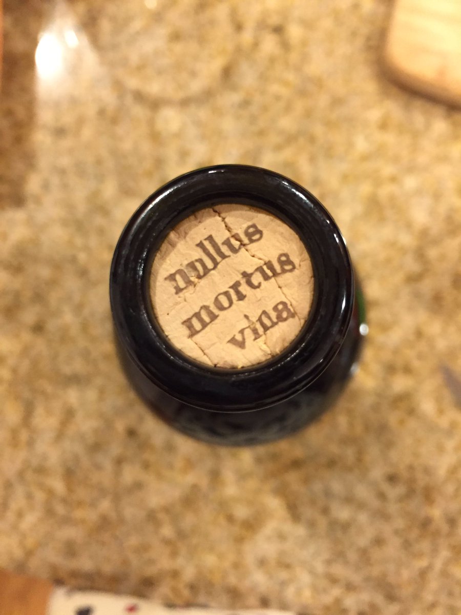 The cork of this @PetersonWinery Zin has a message: Nullus Mortus Vina. Translation: "No Dead Wines". Indeed, it's very much alive &amp; well.