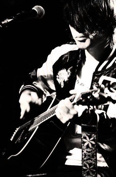 弾き語りのtwitterイラスト検索結果 古い順