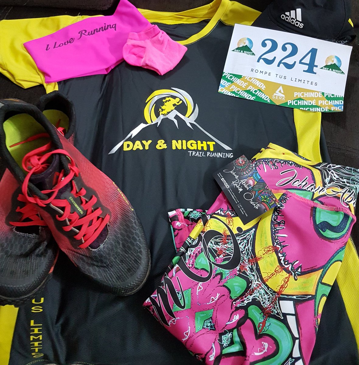 Paomadiedo's tweet photo. Lista para @DayAndNightTrailRunning Reencuentro con la montaña cn toda mi vibra runner @lamiscelanearunner @Jehanart  #SerFelizTeSaleBarato https://t.co/YwSKJ9F9fu