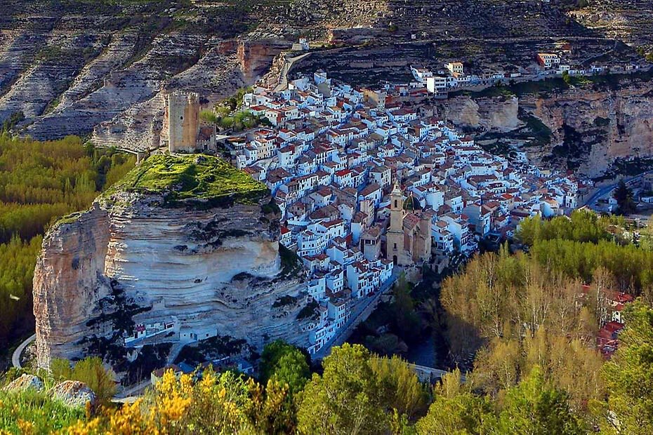 Grantley_street's tweet photo. "Nice place to sit down,relax,have a cup of coffee on the terrace&amp; read a book.Alcalá del Júcar,Spain.@inspirevalley"https://t.co/28wi7SqZlL