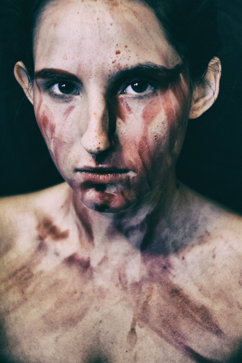 LauraDelbrassin's tweet photo. "Ténèbres pourpres" - photographies @LauraDelbrassin 
https://t.co/i3Z41osRrm https://t.co/Z2eI8K6Drd