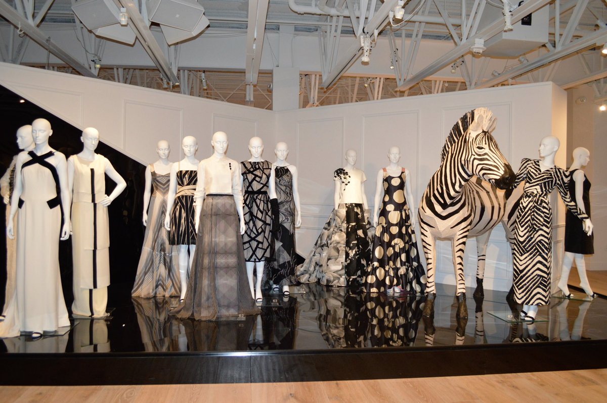 allysonb_com's tweet photo. SCAD FASH Museum presents a stunning Carolina Herrera exhibit #Carolinaherrera https://t.co/1qjkxq0ro1
