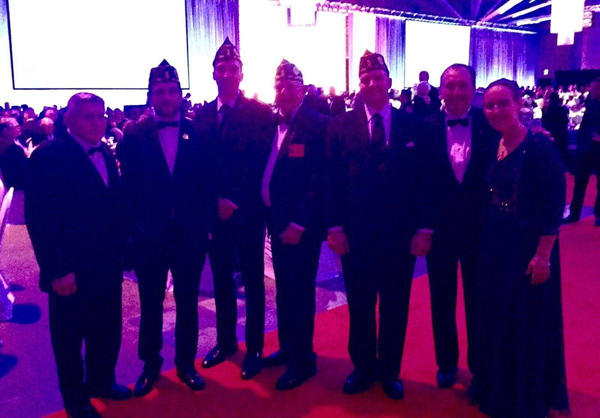 starkeyhearing's tweet image. Proud to support our #veterans @ Patriot Awards Gala. Tonight we honor Medal of Honor recipients for their unwavering valor. #MOHTWINCITIES