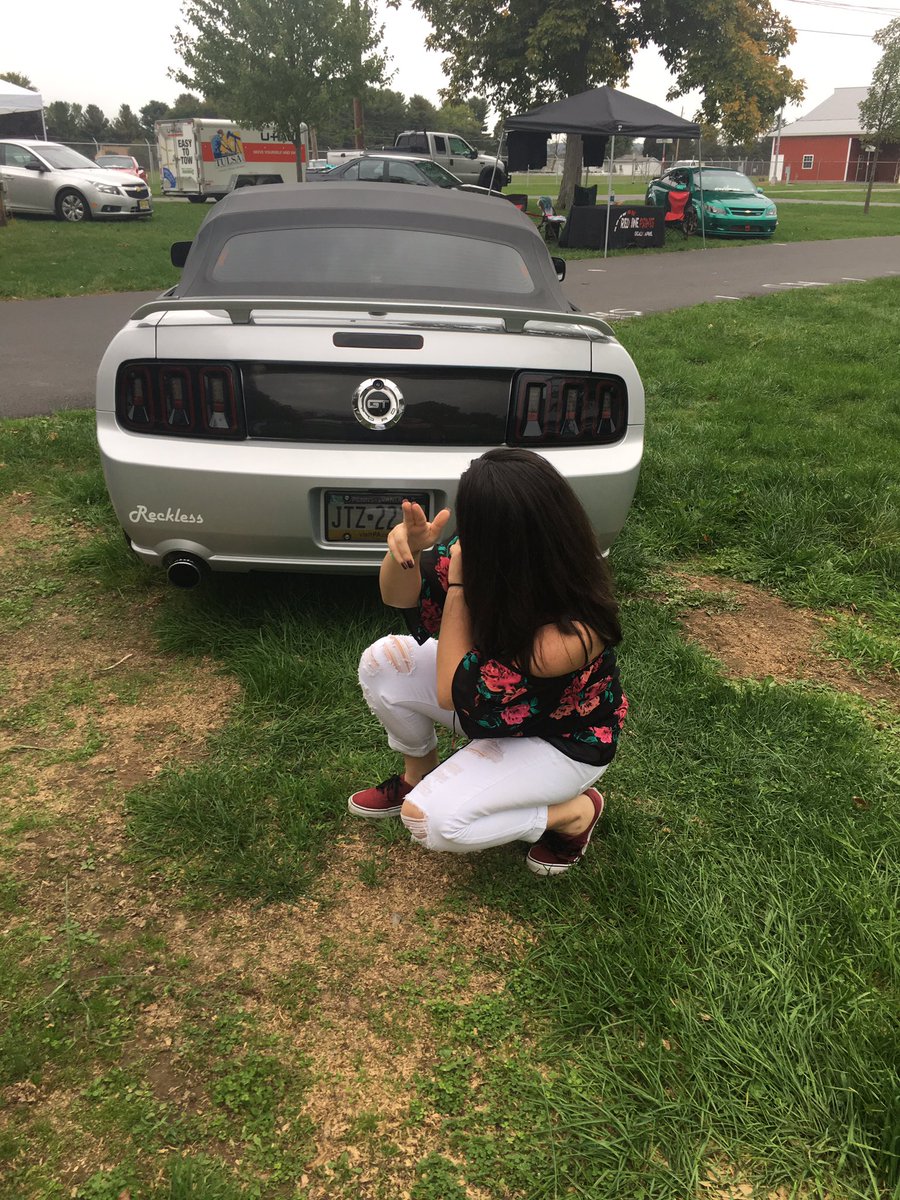 srgxo_'s tweet photo. Using Frankie's car for likes #AEF2016 https://t.co/nkQp7f4yr5