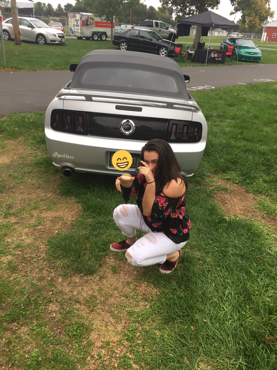 srgxo_'s tweet photo. Using Frankie's car for likes #AEF2016 https://t.co/nkQp7f4yr5
