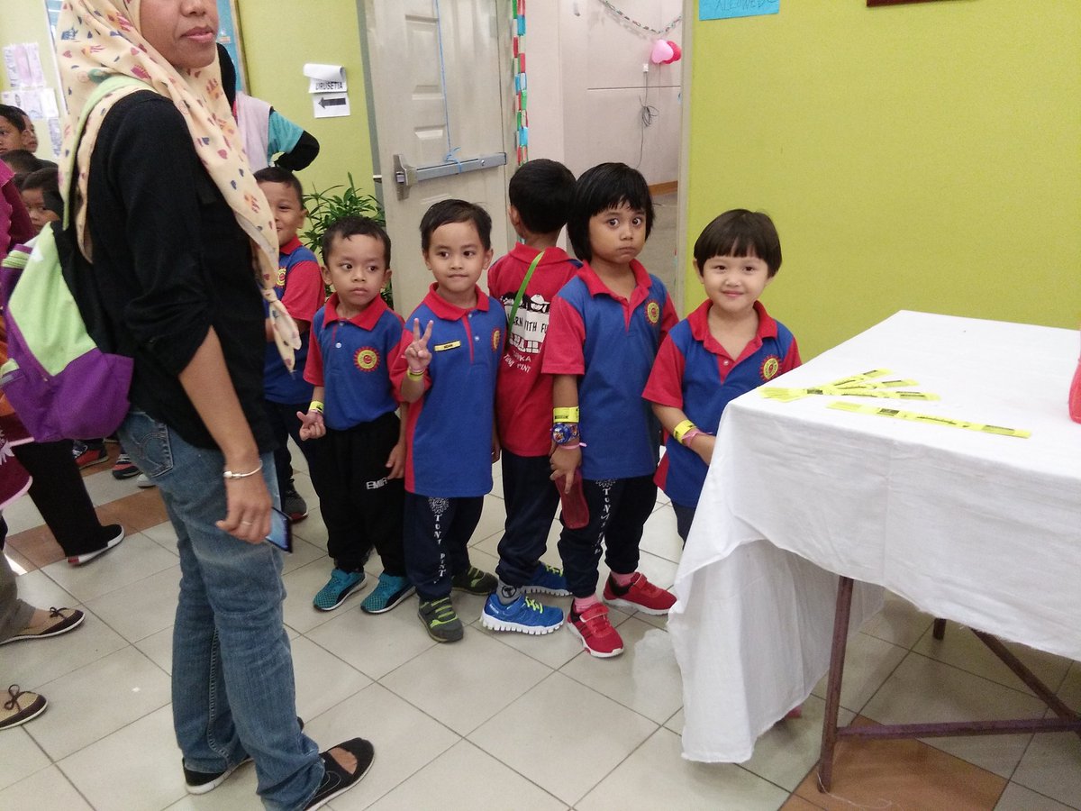 IKOD_IIUM's tweet photo. [LIVE UPDATE KIDZ WONDERLAND]
adk2 comel dh smpai. https://t.co/oh2EPXmABy