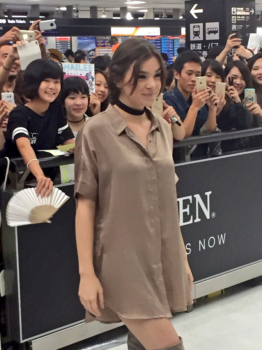 アップの写真も💓 今日の格好もとっても可愛いですね😍 #ヘイリー再来日