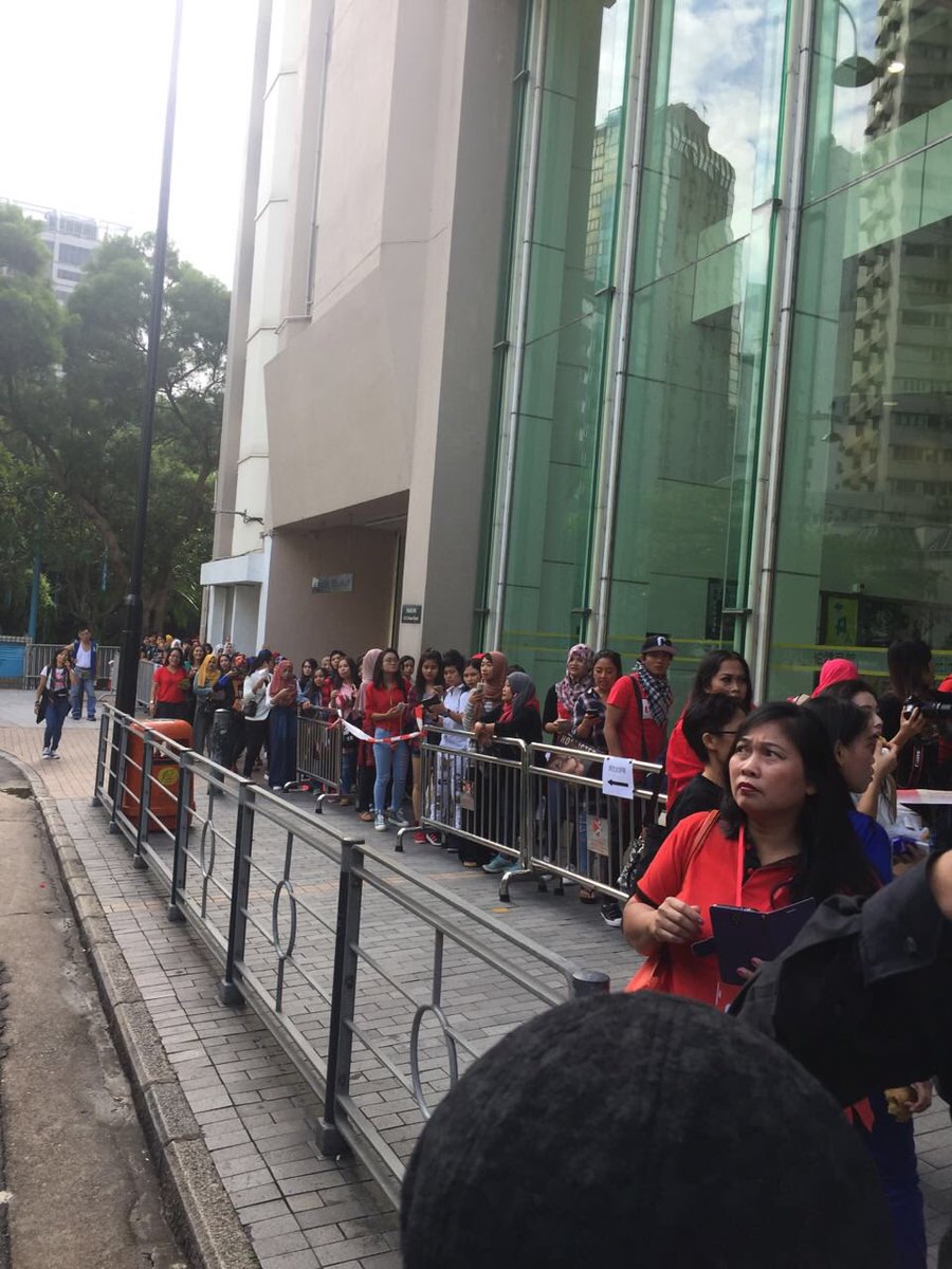 NOAH_ID's tweet photo. wahh sebagian kecil penonton udah pada ngantri nih pagi ini di queen elizabeth stadium hongkong https://t.co/sPd9w55Q8d