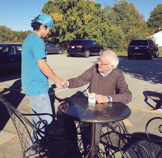 StillBernin's tweet photo. Hillary would have 3 secret service sanitizing her hands after this unpleasantry, @SenSanders actually likes meeting normal ppl #RealBernie https://t.co/oyaYvWX5fT
