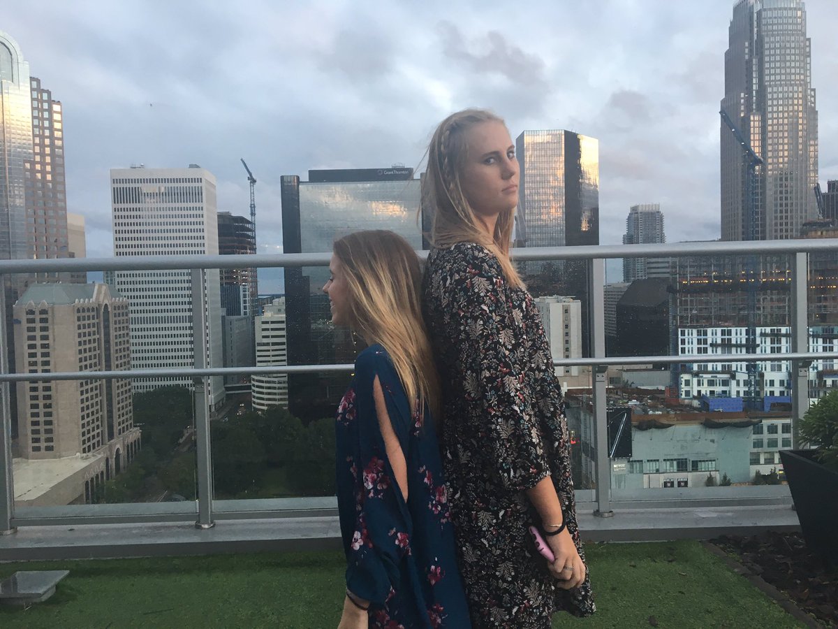 keelyjacksonn's tweet image. mini me #imnotshort #sheiswearingheels