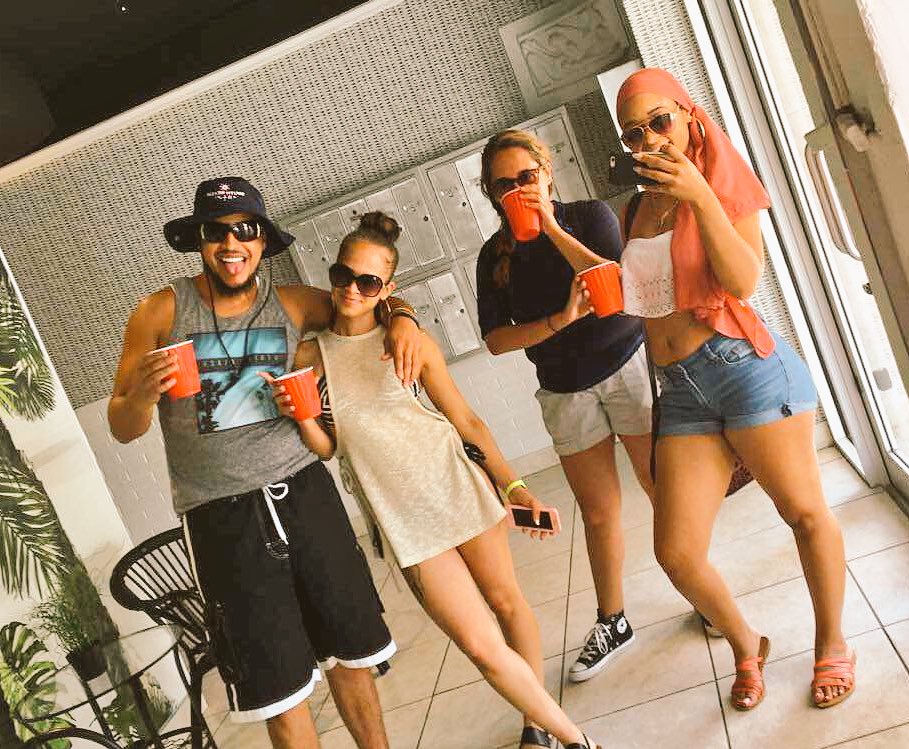 jas_celeste's tweet photo. Red cups were errrrwhere . #miami16 https://t.co/fMLBtT7bJ3