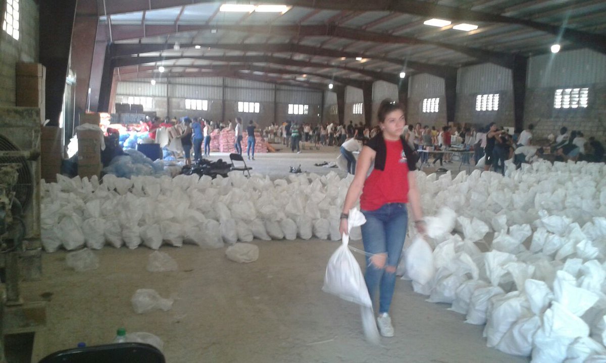 UNHaiti's tweet image. #Haiti: Humanitarian aid arriving today to Les Cayes. Water, food, shelter and sanitation are vital to assist the most affected by #Matthew