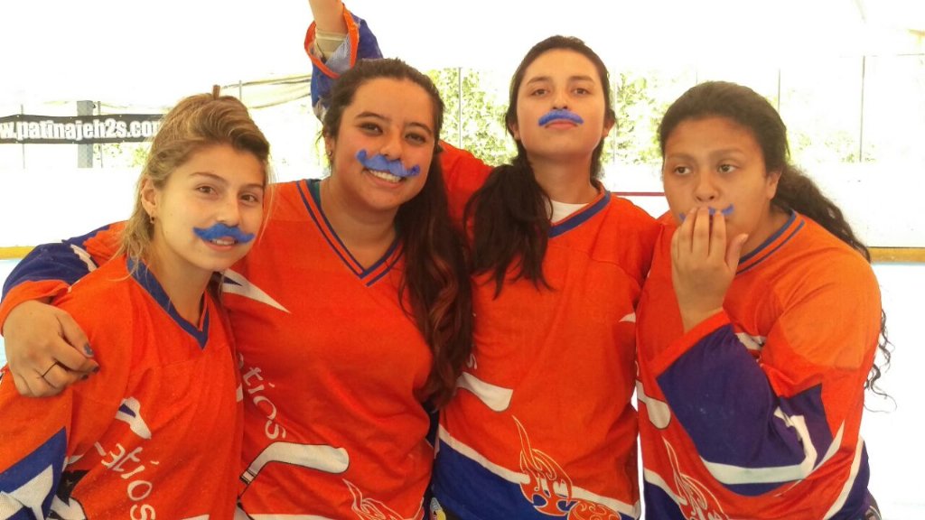 Amylase91's tweet photo. Tarde de hockey con el nuevo team luciendo #mustache recien arreglado. Ganamoooos! https://t.co/zVvs1jDXU5