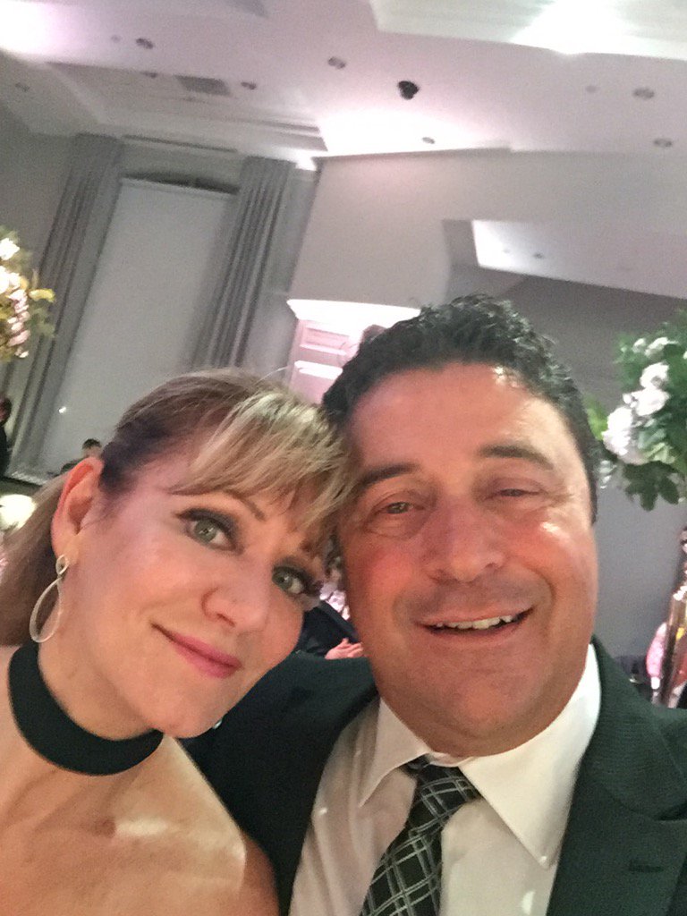 RobBarbieri's tweet photo. #meetthemacs1016 congrats to a beautiful couple. Love the Barbz family https://t.co/UBj2HT55fP