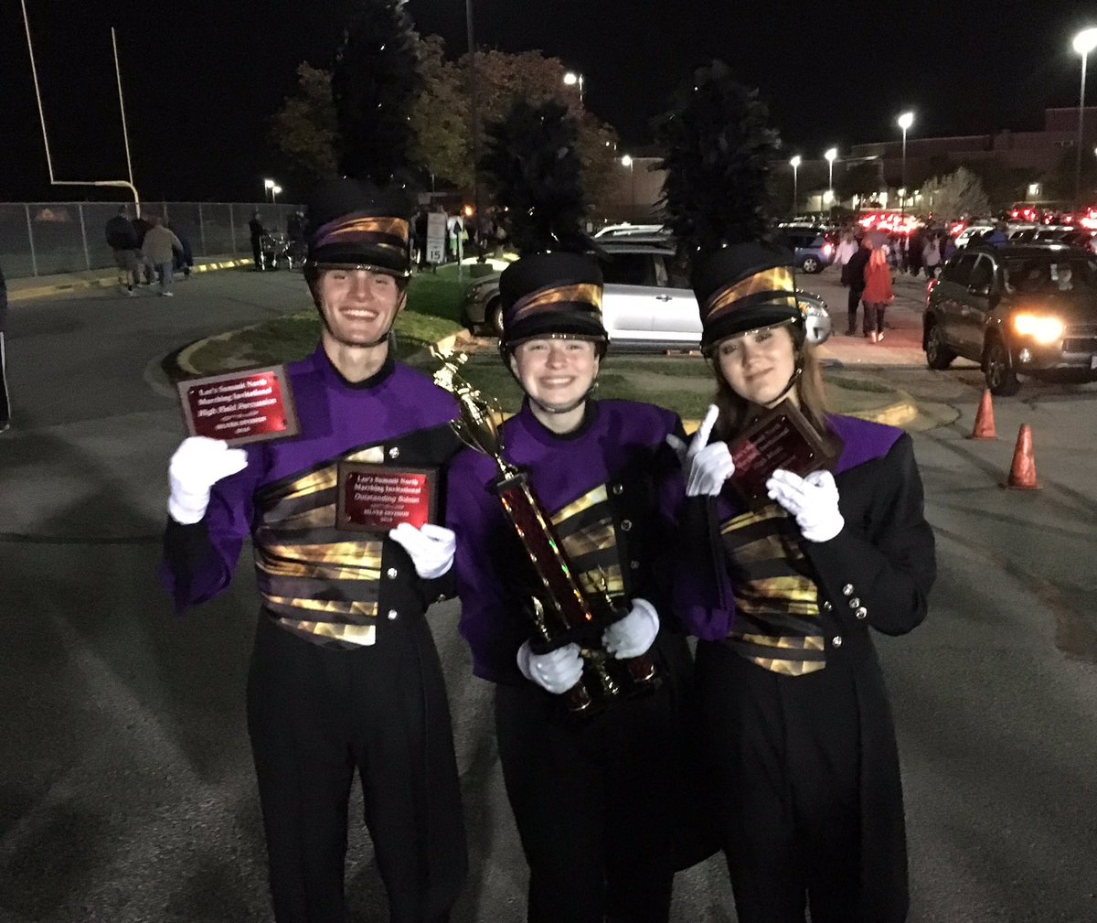 HickmanHSBand's tweet photo. Great job Kewpies! 1st place in Division! And - Outstanding Music, GE, Perc., and Soloist Awards! Well done! ๐ถ๐#hhsbandrocks #shattered2016 https://t.co/yW3xOODbij