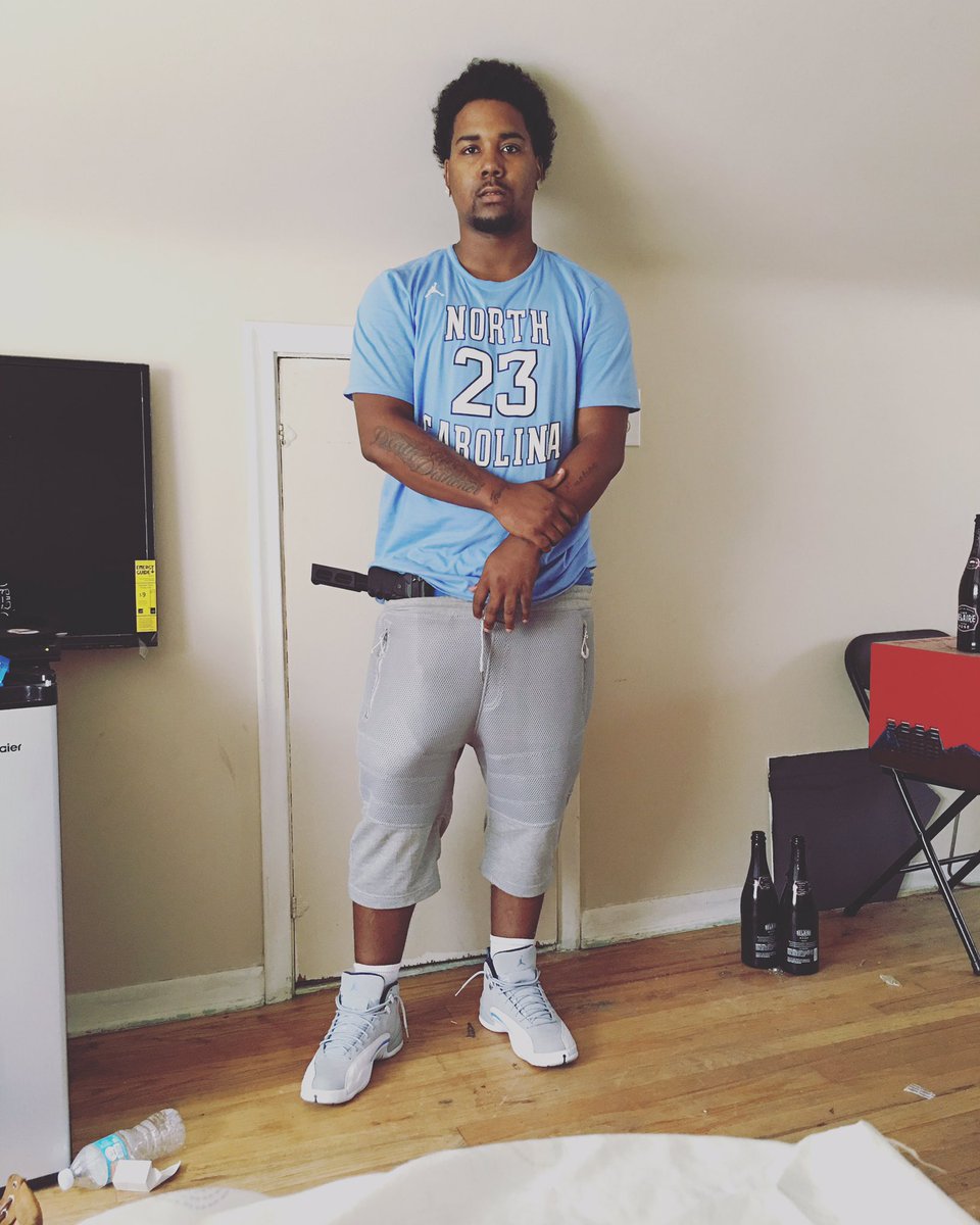 TrillEast's tweet photo. Swiping Changed My Life Dope Made It Right 😈 https://t.co/rG5nIk6yex