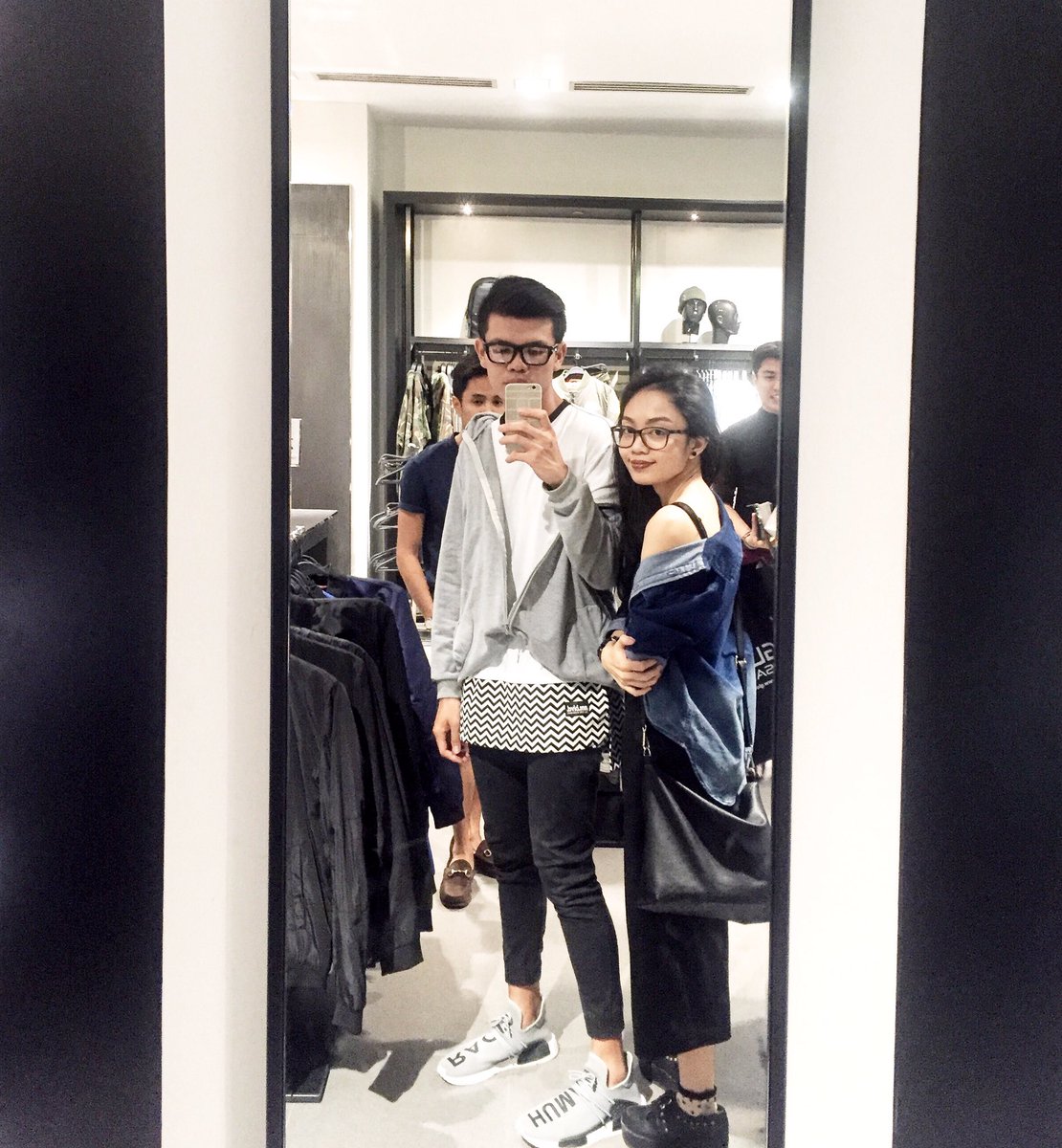 ihateRei's tweet photo. Power dressing used to be our game. Look at us now. #TeamLolas πππ https://t.co/8bnkhyEreR