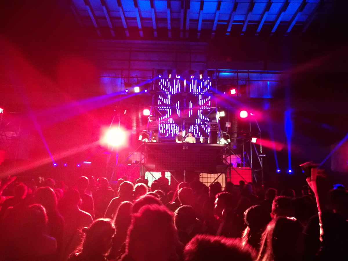 UMusicColombia's tweet photo. ¡Qué ambiente y que rumba la que estamos viviendo a esta hora en el @kptlsoundfstv con @tomandcollins! #EnjoyKPTLSOUND https://t.co/wCPLodrHzN