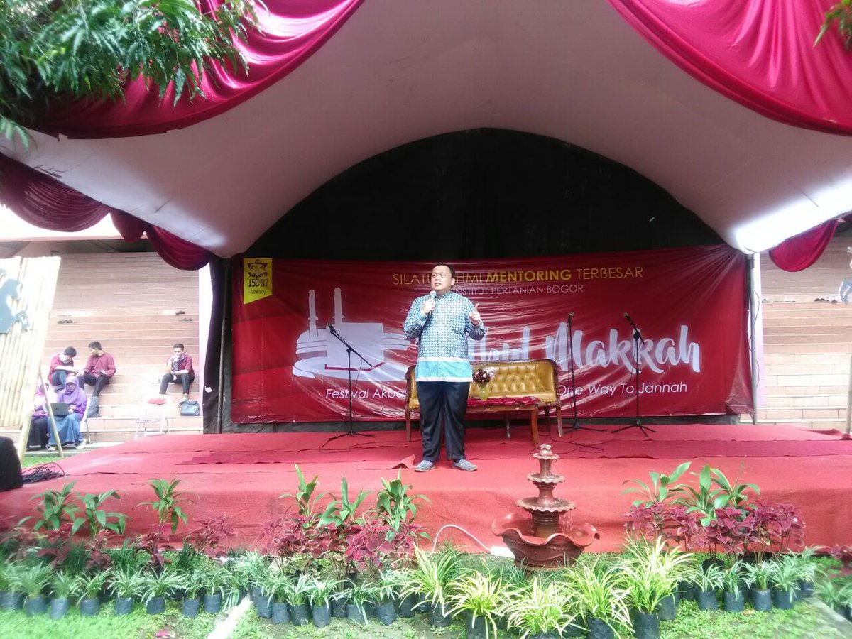 Salamiscipb's tweet photo. [LIVE REPORT] 
Now, Tabligh Akbar bersama Ust. irfan Syauqi Beik
Yuk merapaat 👋 https://t.co/j57aWTTyR8