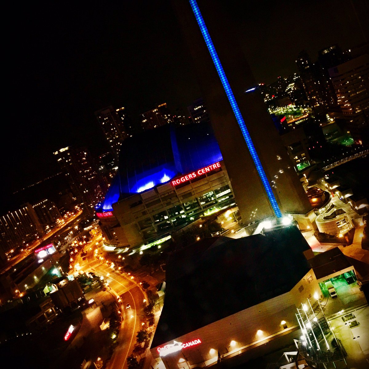 GrillCheese49's tweet image. RT if you're too hype to fall asleep tonight!!! 👊🏼👊🏼👊🏼  
#ALDS #OurMoment 🇨🇦