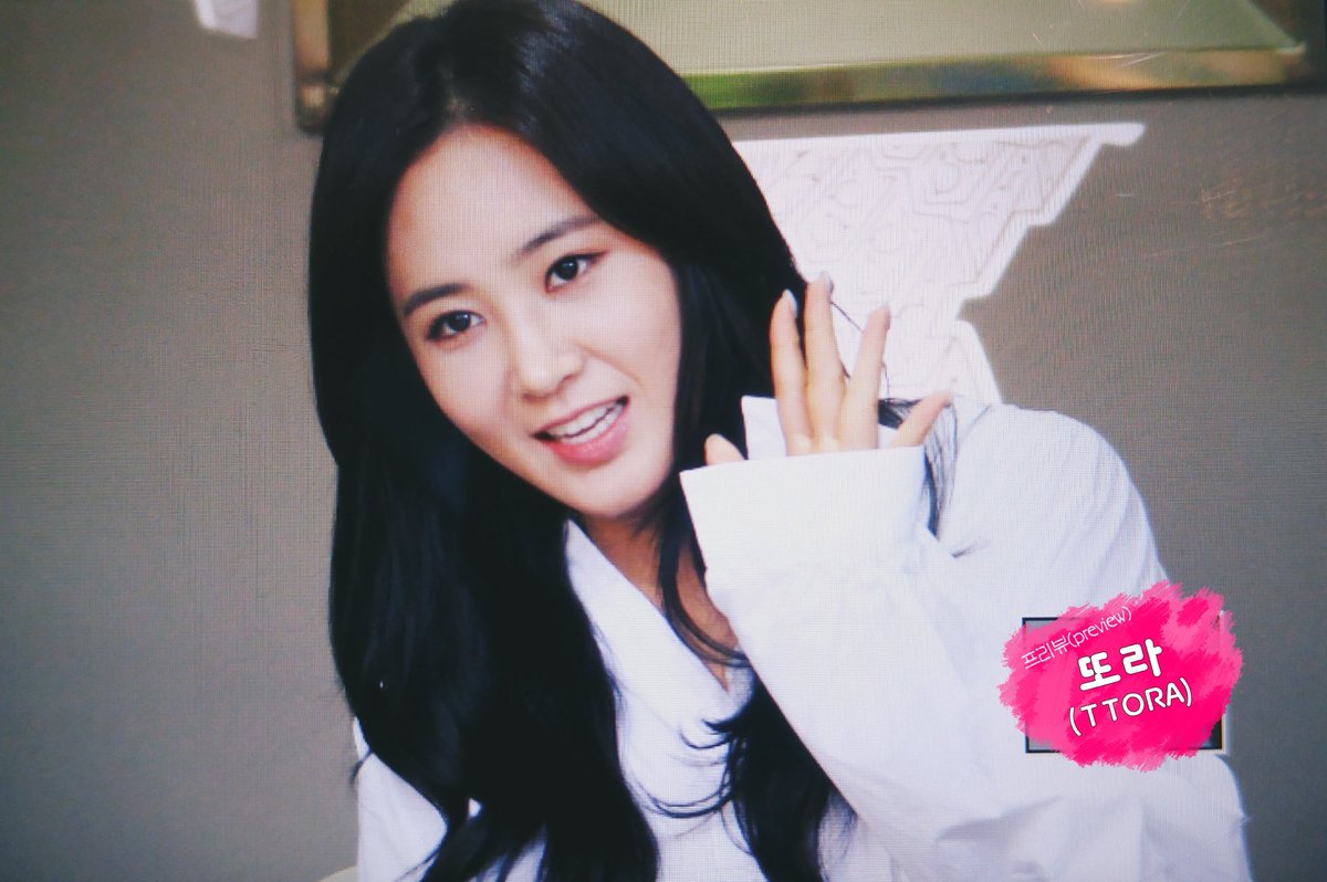 [PIC][09-10-2016]Yuri tham dự buổi Fansign thứ 2 cho thương hiệu nước hoa "BVLGARI Rose Goldea" tại Myeongdong Lotte Duty Free vào chiều nay CuT0WN7UMAA9gCB