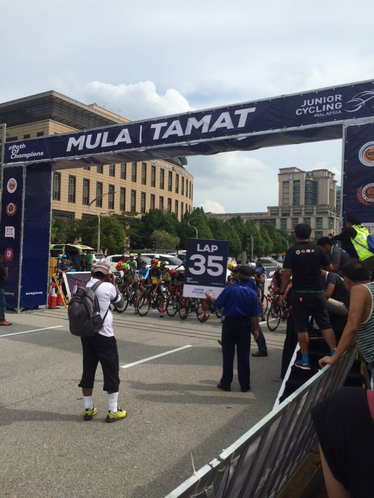 zalilahzhr's tweet photo. Last race for today, King of Criterium for Men Elite #JCMPutrajaya #JCM2016 https://t.co/ktXDfT4xr7