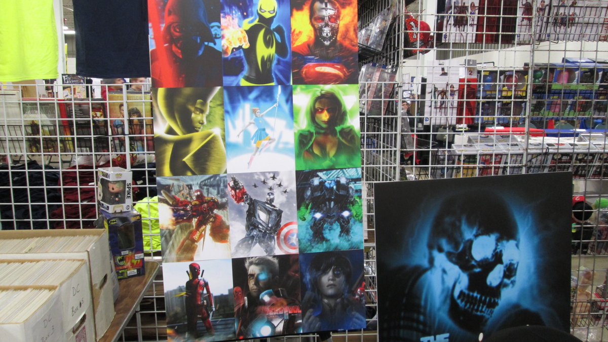 TheImgHobbyist's tweet photo. Close up on my table #FallComiCon #FallCon2016 #ComiCon https://t.co/BMptYDduza