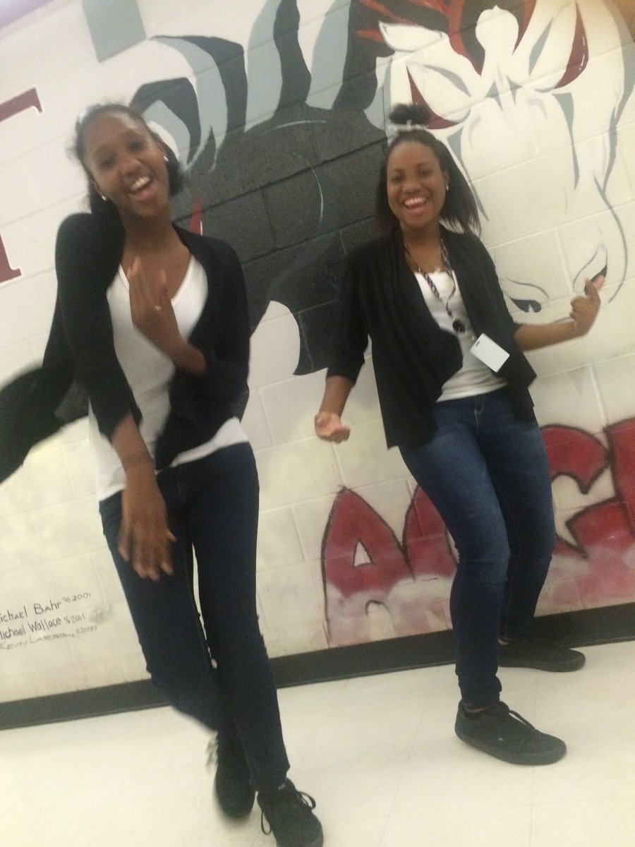 brinebennett's tweet photo. Seriously me and my twin are twin goals 😫😝❤️ @reshia_16 https://t.co/a1VYICSUOo