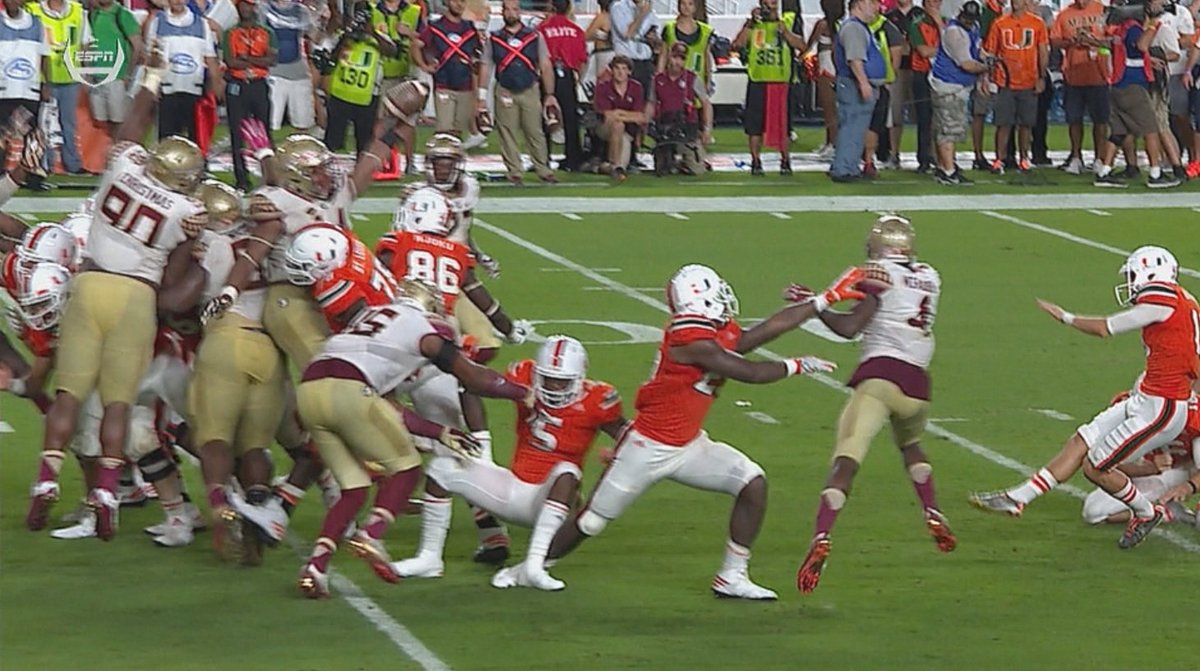 BLOCKED! FSU blocks late PAT to upset Canes bit.ly/2dK91tY?utm_me… https://t.co/MpIYVarioU