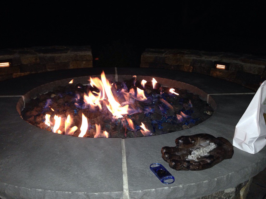 markwarner62's tweet image. #firepit and choc cookies. Nice way to watch the summer move to fall w @JStadtler