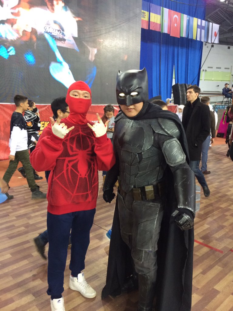 fromzeshire's tweet photo. #geekfest2016 в самом разгаре 🔥💥 https://t.co/FF34ng2p88