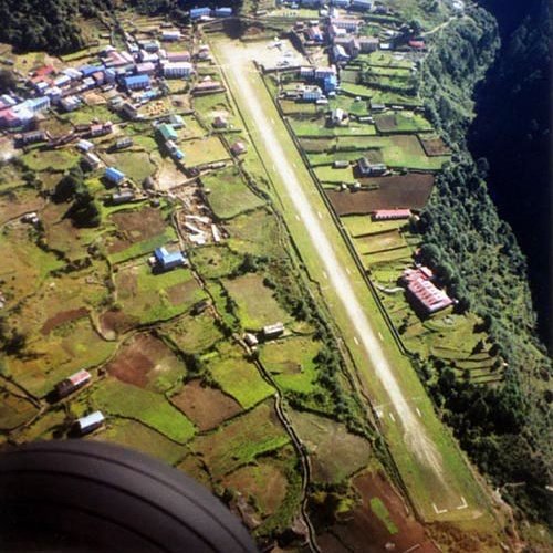 AndreeWalkin's tweet photo. Next stop worlds scariest #airport #luckla #nepal #wingingit #runwaymadness #flyingbytheseatofourpants https://t.co/bjHGcTNXR7