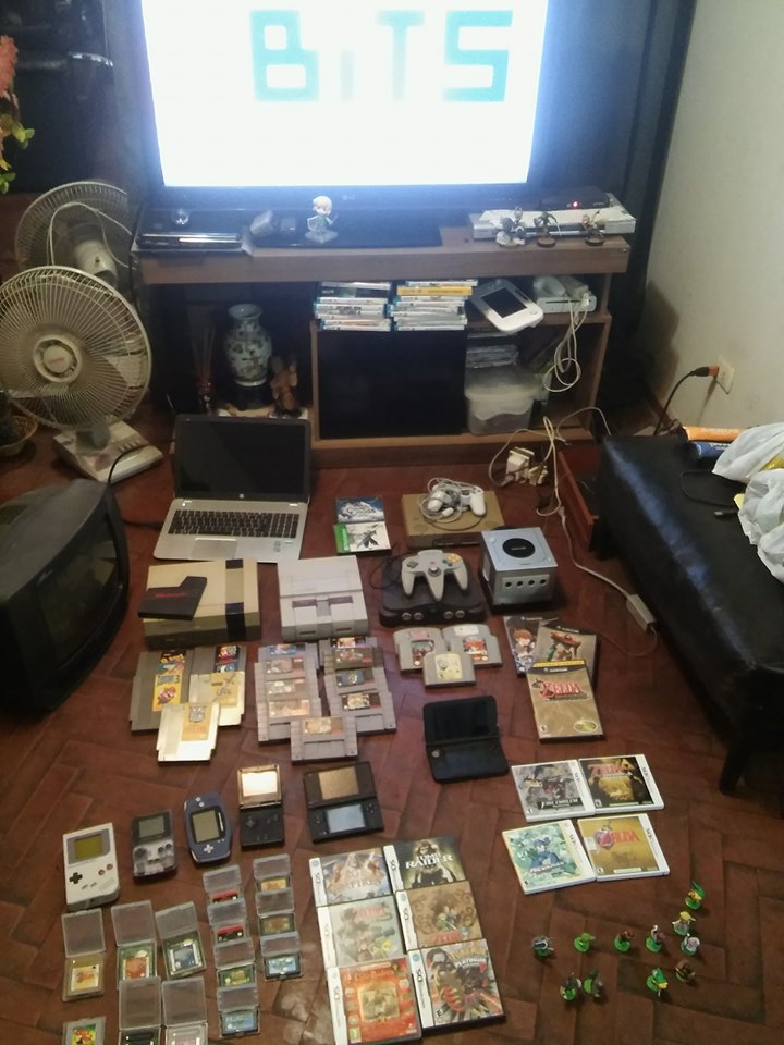 juandres7501's tweet photo. #ConsolasDeColección @LevelUPcom Aunque no es edición especial es de colección para mí. 
Mi familia:vota esta viejo
Yo: atrás satanas https://t.co/mK58AfE8e1