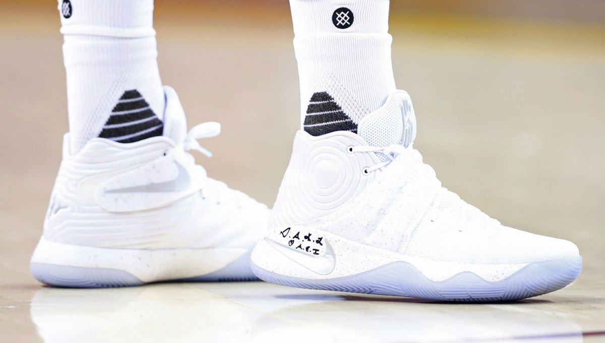 nike kyrie 2 white speckle