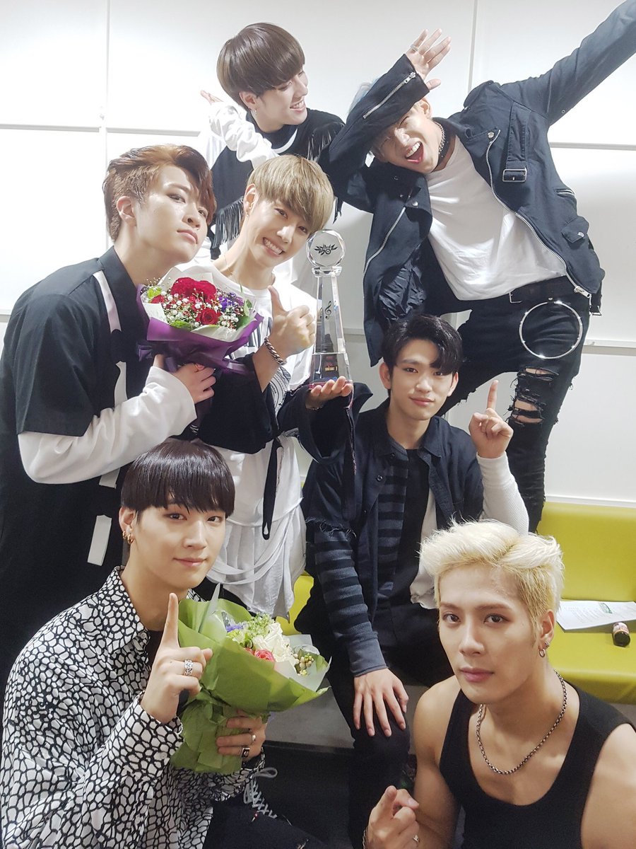 MarkBinDai's tweet photo. GOT7 🏆 #HardCarry1stWin
GOT7 🏆🏆 #HardCarry2ndWin 
GOT7 🏆🏆🏆#HardCarry3rdWin https://t.co/9OdqFQTDKs