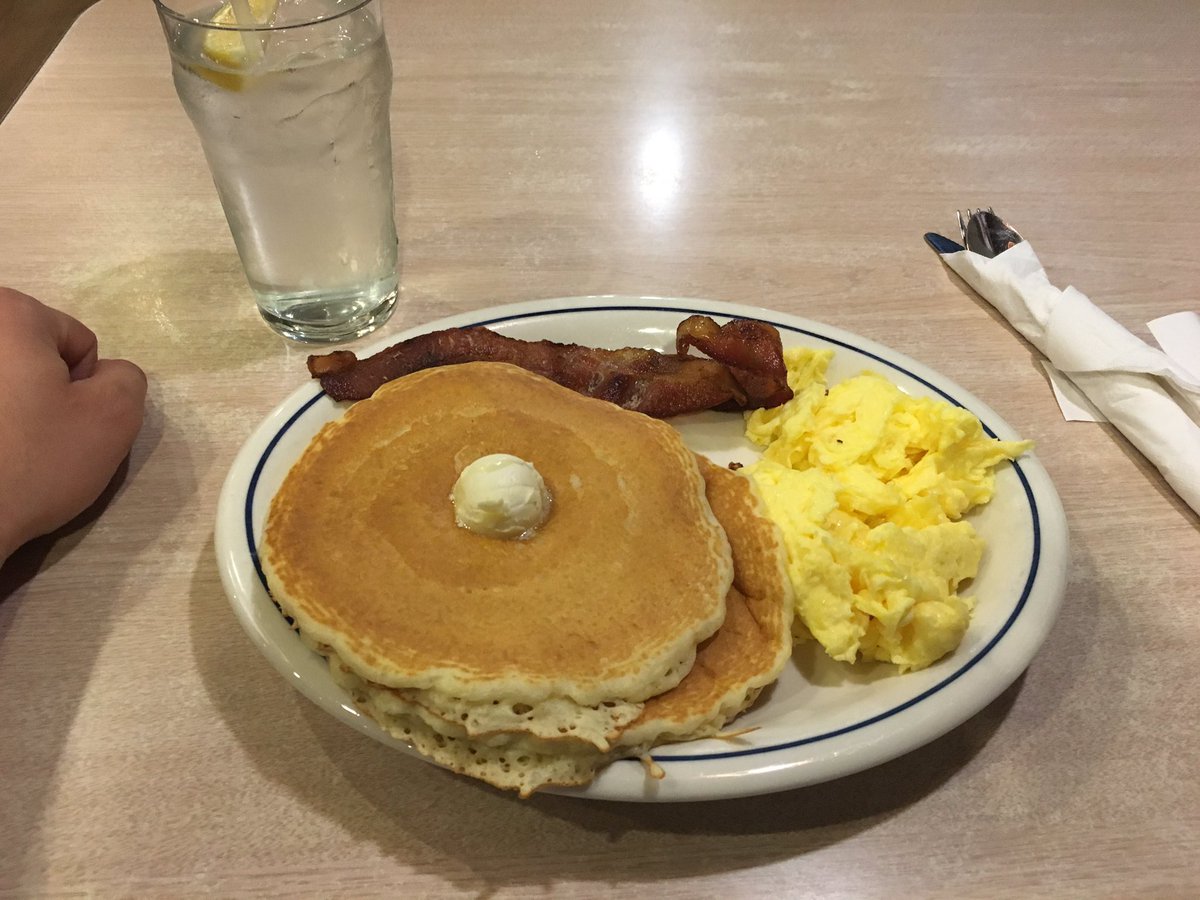 PQVeen's tweet photo. Amiri Night Owl at IHOP. Next month we'all occupy a few more booths. #growth #gettingwide #literally #bodykey https://t.co/vSoY5EuuAA