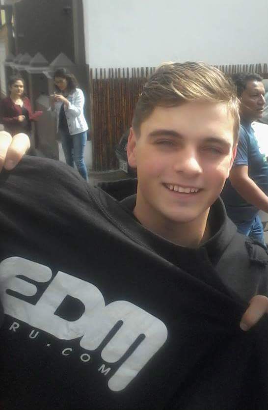jfwoan's tweet photo. @MartinGarrix Thanks por venir a Perú #RTUPeru2016 https://t.co/WBrZP4wGGt