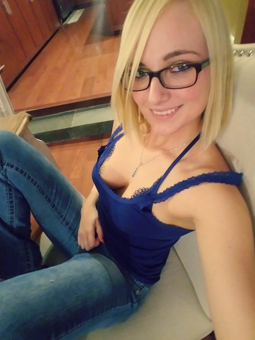 Hope ya'll had a great Saturday! Don't forget to rate me on @FreeOnes 😙💋 https://t.co/MlF0TURvzx<a href="/tag/avnawards"class="tags"><span>#avnawards</span></a><a href="/tag/aeexpo2019"class="tags"><span>#aeexpo2019</span></a>