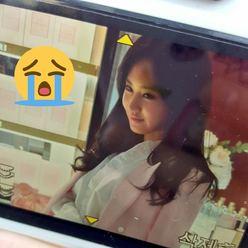 [PIC][09-10-2016]Yuri tham dự buổi Fansign thứ 2 cho thương hiệu nước hoa "BVLGARI Rose Goldea" tại Myeongdong Lotte Duty Free vào chiều nay CuThvIzVMAANPtI