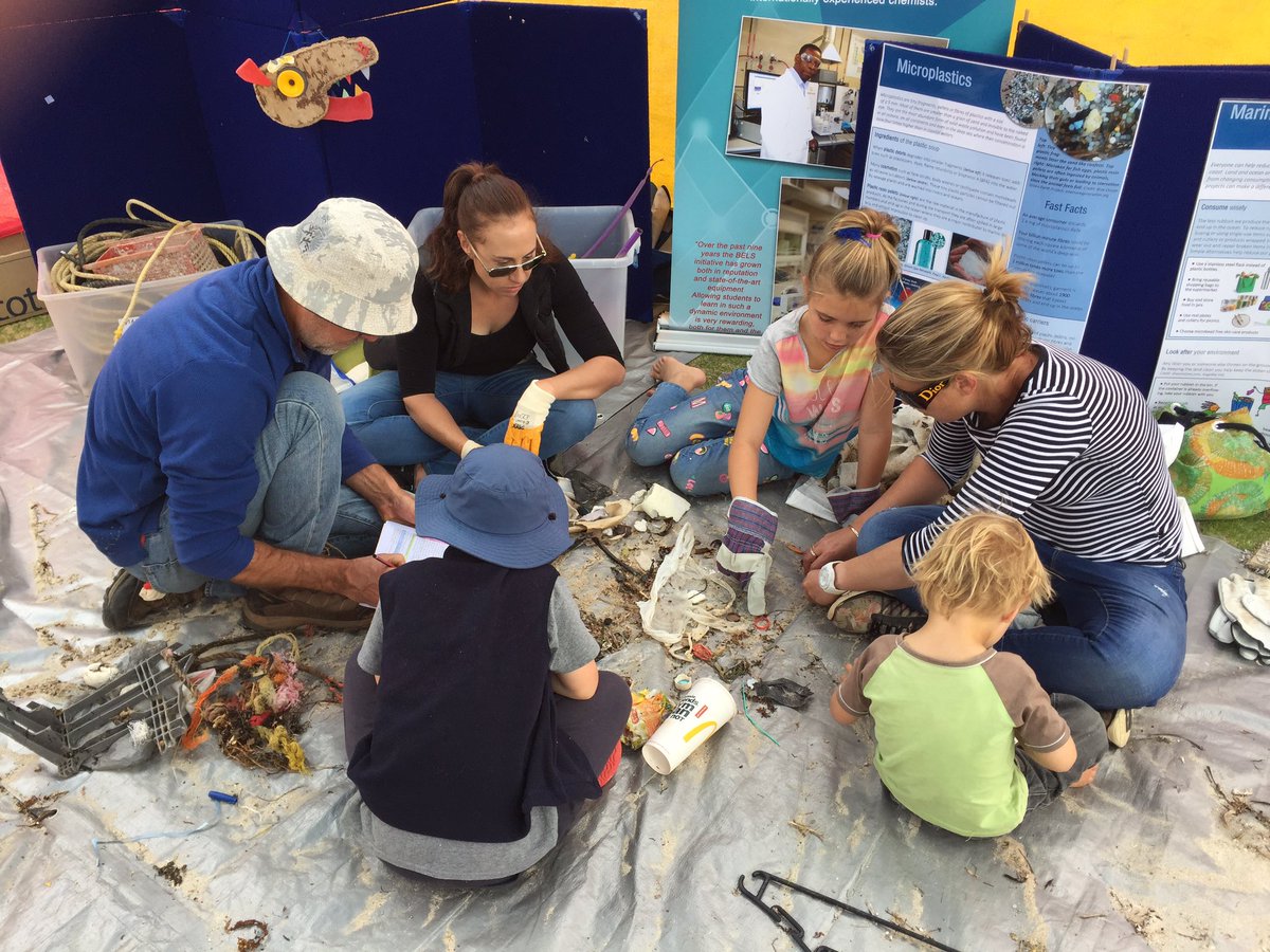 NACC_NRM's tweet photo. Sorting-out the beach litter during the #BigBeachSpringClean in #Geraldton
HT @NACC_NRM @CityofGG @CRTAFE_BCMI https://t.co/JLeBuKCuE7