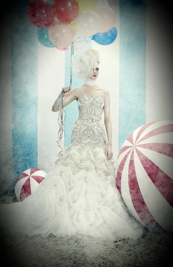 UKDirtyCircus's tweet photo. One week countdown! On Monday we'll be attaching Dirty Circus tix to balloons &amp; releasing them around Birmingham! Stay tuned for more news! https://t.co/iroDmaKgFl