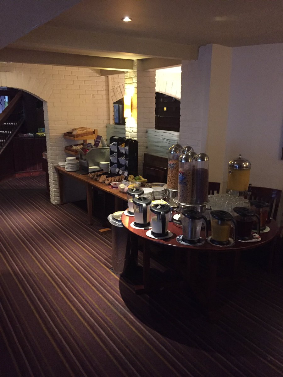 Come down for an unlimited breakie 🍴