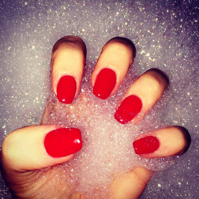 charleyhodge89's tweet image. #sculpturednails #acrylic #notipsneeded #lovenails 💅 #simplyred 😍 #nailporn #feelgood #helloautumn #perfect10beautyltd #2016