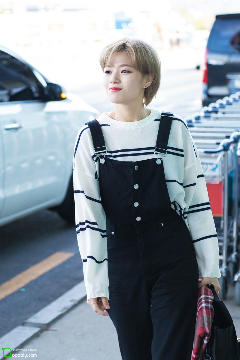 [트와이스] 멜빵바지 입은 오늘자 정연 | 인스티즈