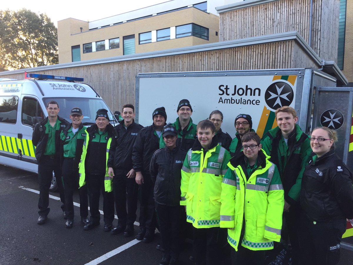 ODPara's tweet photo. Nice to visit @SJAChichester at the #Chichester half marathon today. An amazing group of volunteers (plus many on route!) @stjohnambulance https://t.co/e47YnvdZQi