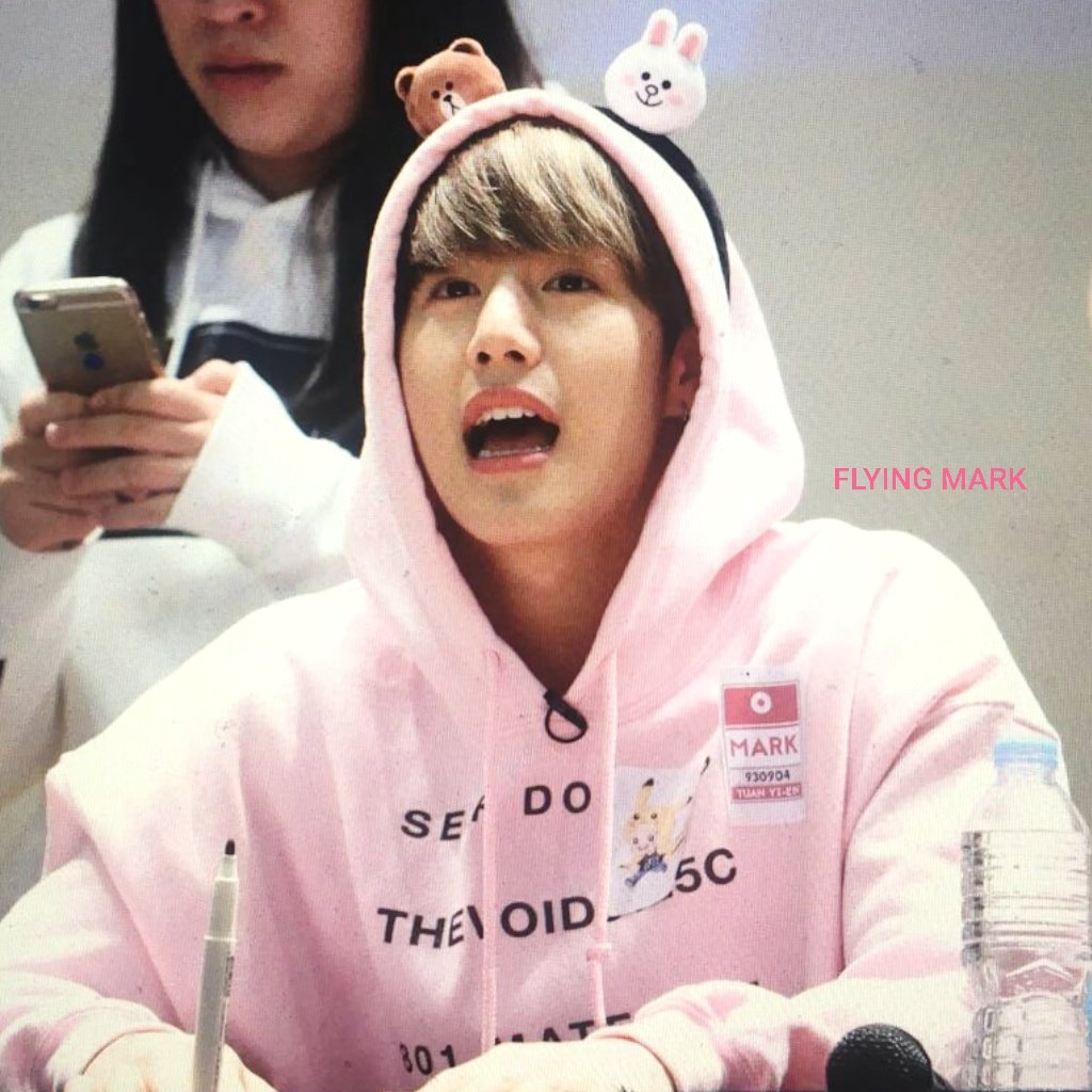 flyingmark0904's tweet photo. #GOT7 #Mark #하드캐�� pink💗💗cute MarkTuan👶👶 https://t.co/PKhCIWilCr