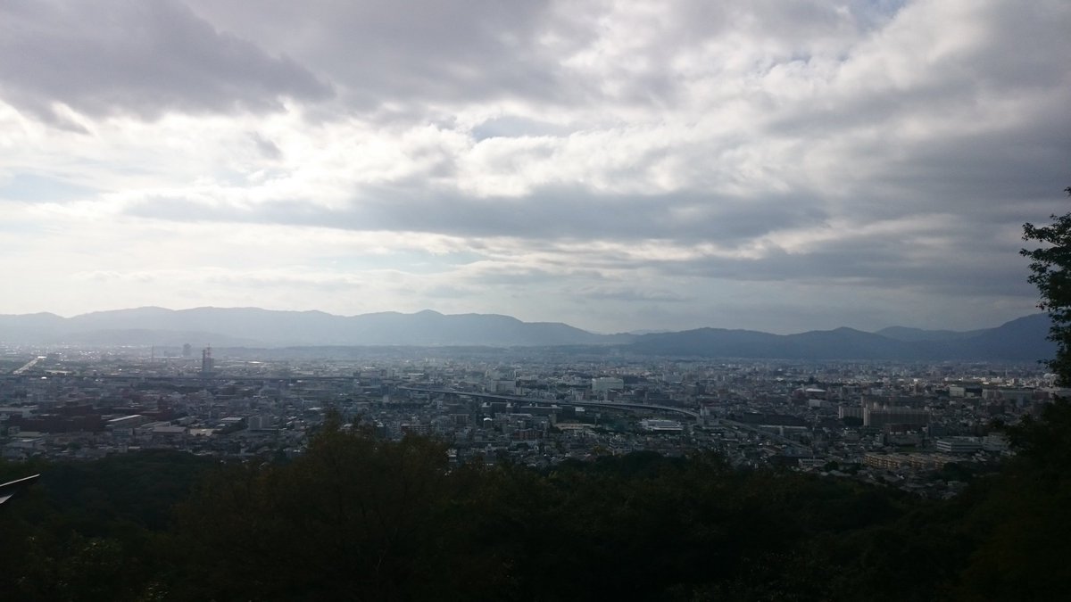 BOBCATSandDOG's tweet photo. #伏見稲荷 登山完了w
往復で2時間でした(*`･ω･)ゞ
いい汗かいたらお腹がww
なんか、途中で街コンみたいなことしててすごく面白そうだった‼
俺も参加したいwと思いましたとさ。
お腹空いたから京都駅でハマムラでも行こうかな‼ https://t.co/wnMjCiifDM
