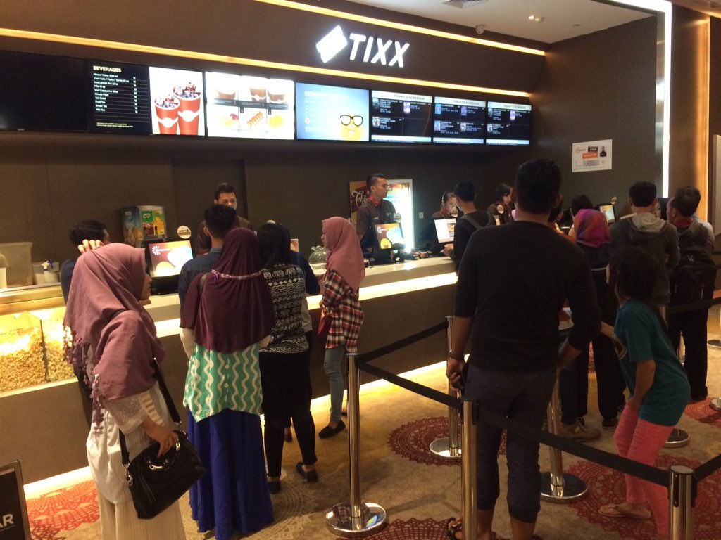 urbancikarang's tweet photo. 14.17 Yuk yuk mimin mau nonton bareng film #humorbaper bareng @mascemen nih di Cinemaxx Orange County https://t.co/6PcuqFefwF