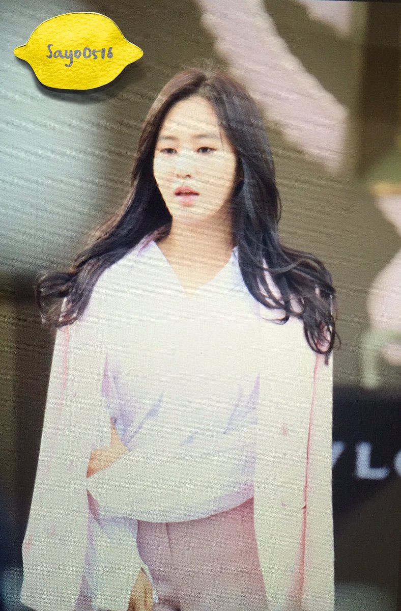[PIC][09-10-2016]Yuri tham dự buổi Fansign thứ 2 cho thương hiệu nước hoa "BVLGARI Rose Goldea" tại Myeongdong Lotte Duty Free vào chiều nay CuTynEAUkAAiQNU